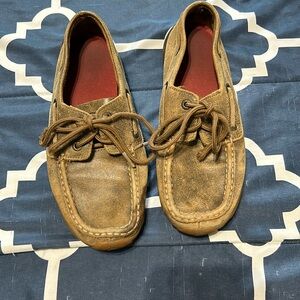 Women’s twisted x moc size 6
